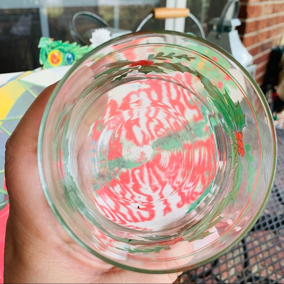 Set of 8 Vintage Holly berries glass juice eggnog Christmas cups glasses… - Picture 4 of 8